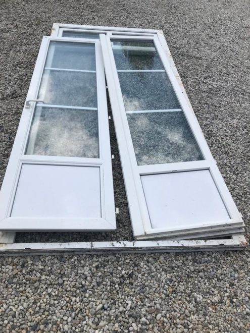 1 porte fenêtre PVC 2 vantaux double vitrage