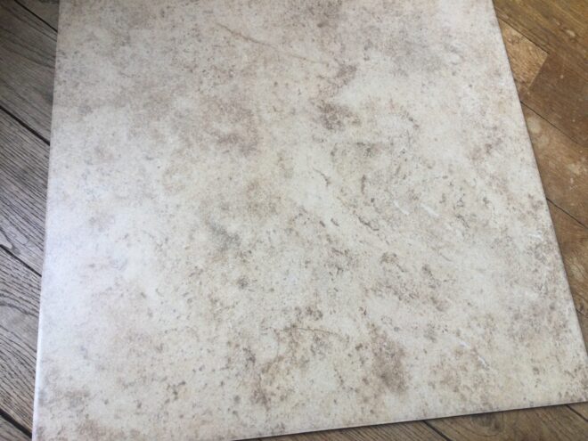 Carrelage grès Céram 46 m2 comme aspect travertin